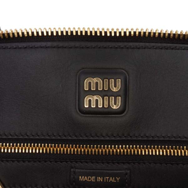 Logo-Embossed Zipped Shoulder Bag