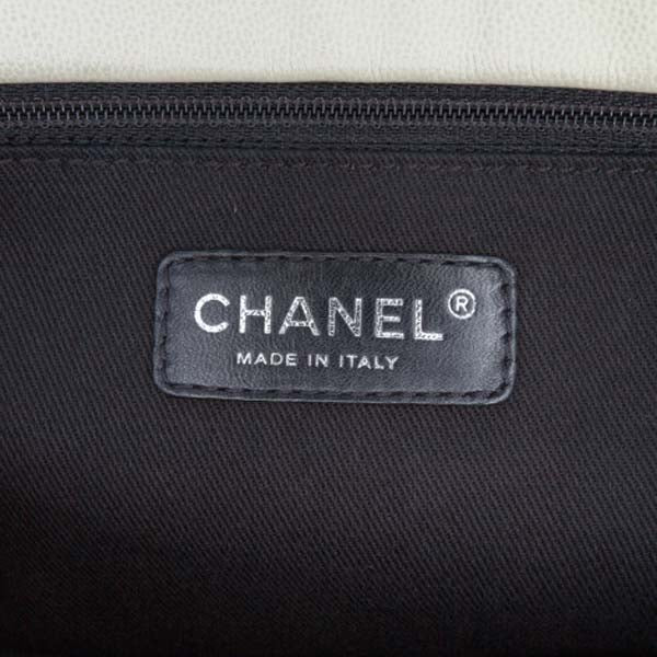 Quilted Calfskin Expandable Zip Yacht Flap