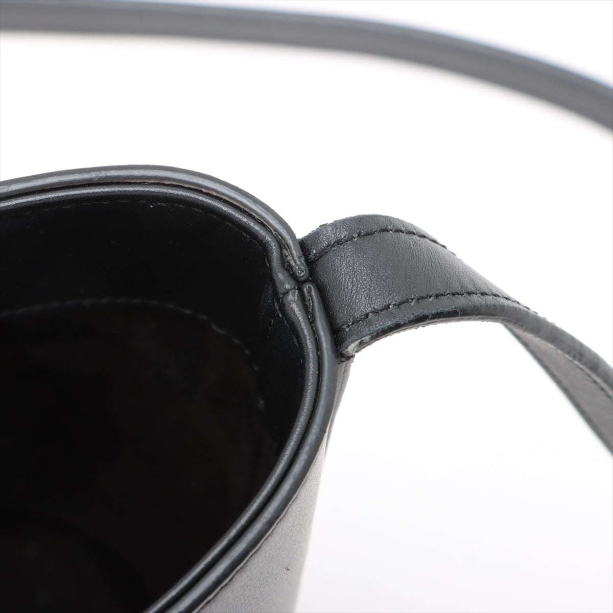 Small Cuir Triomphe Bucket