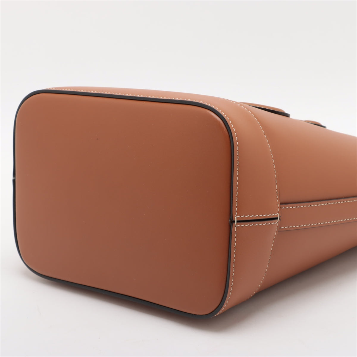 Small Cuir Triomphe Bucket