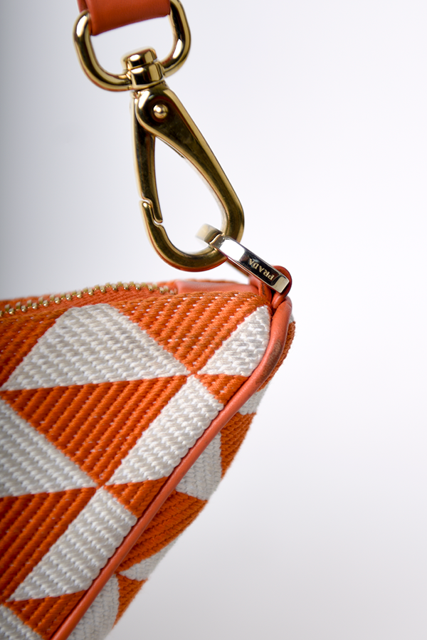 Symbole Triangle Bag