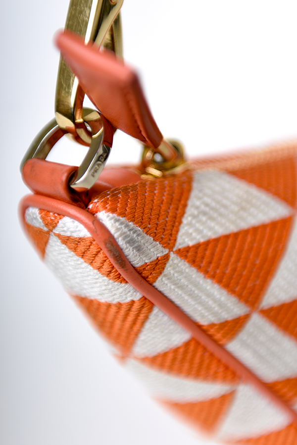 Symbole Triangle Bag