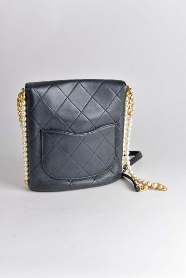 About Pearls Flap Hobo