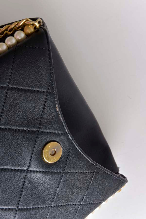 About Pearls Flap Hobo