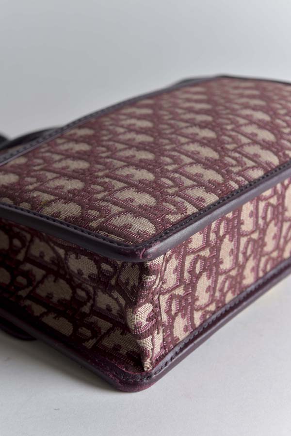 Oblique Montaigne 30 Shoulder Bag