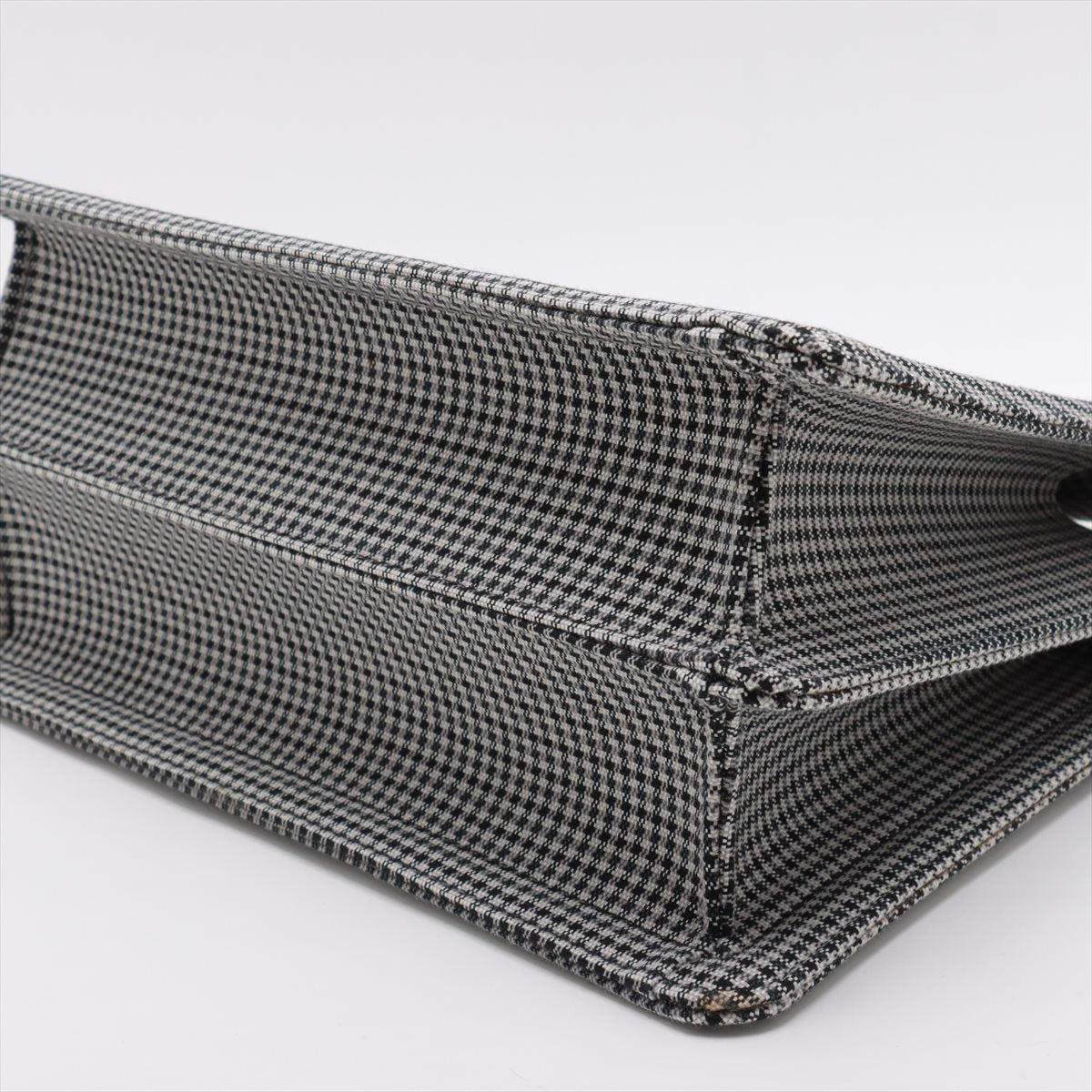 Peekaboo ISeeU Medium