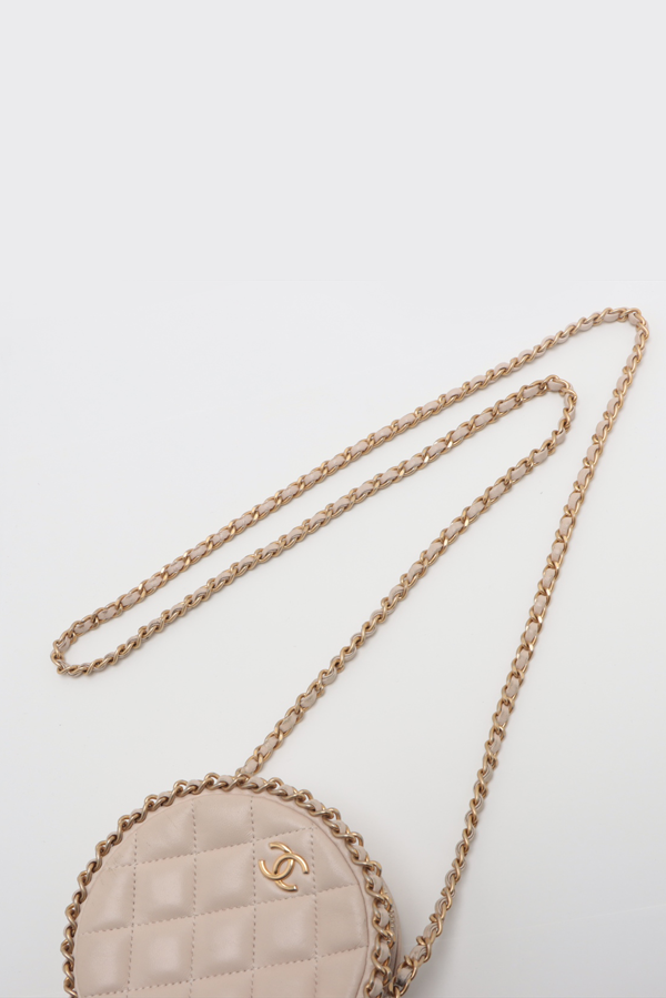 Round Chain Lambskin Clutch