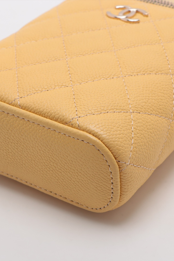 Mini Quilted Top Handle Vanity Case