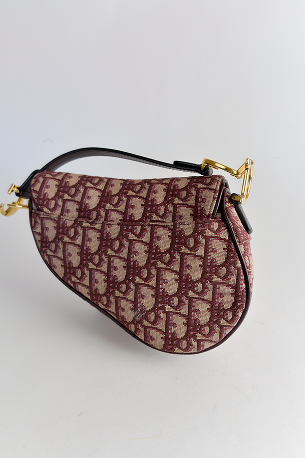 Diorissimo Oblique Saddle