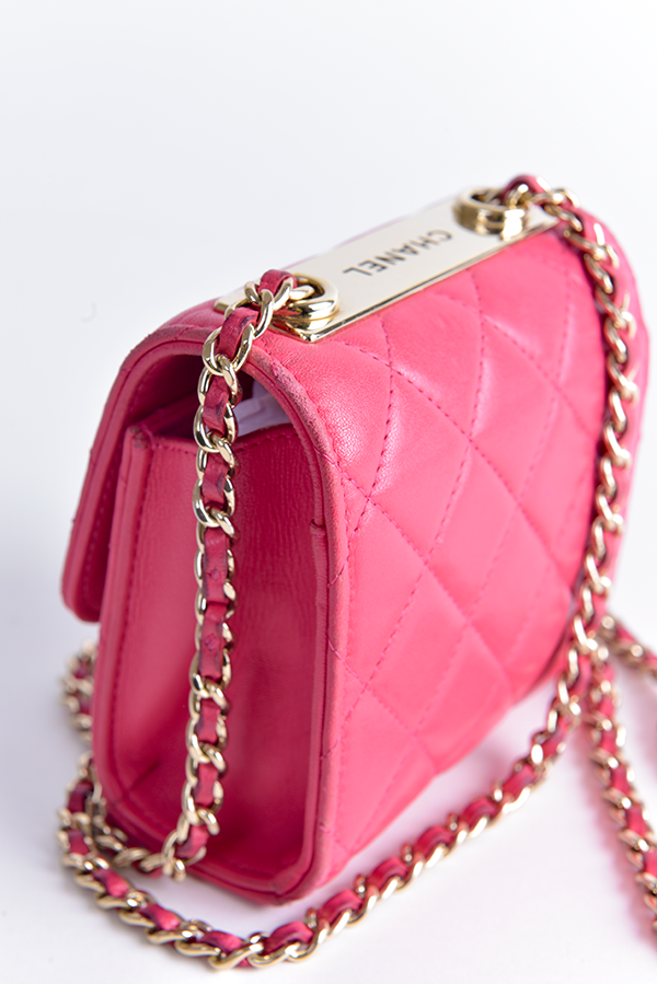 Lambskin Trendy Clutch with Chain
