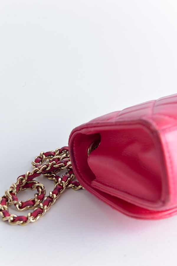 Lambskin Trendy Clutch with Chain