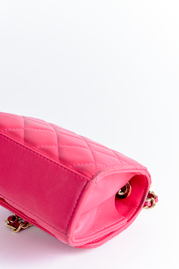 Lambskin Trendy Clutch with Chain