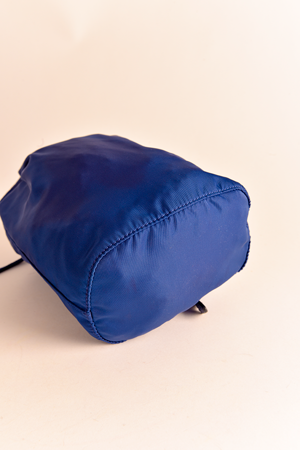 Vela Pouch
